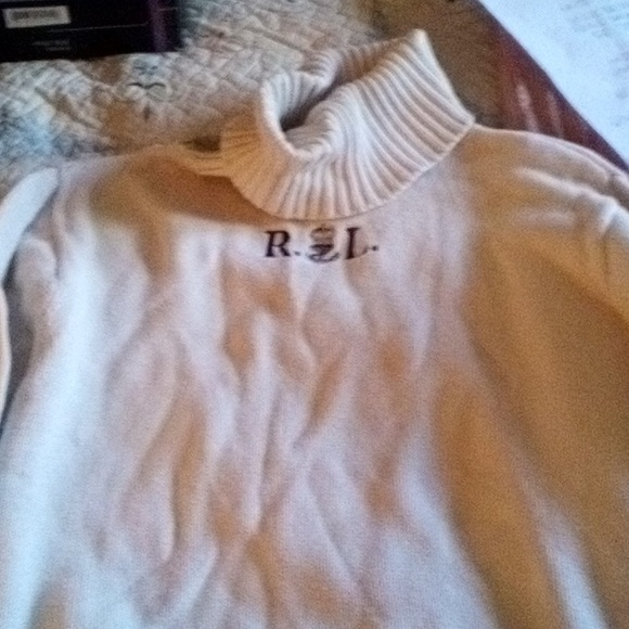 Ralph Lauren turtleneck - Picture 5 of 8